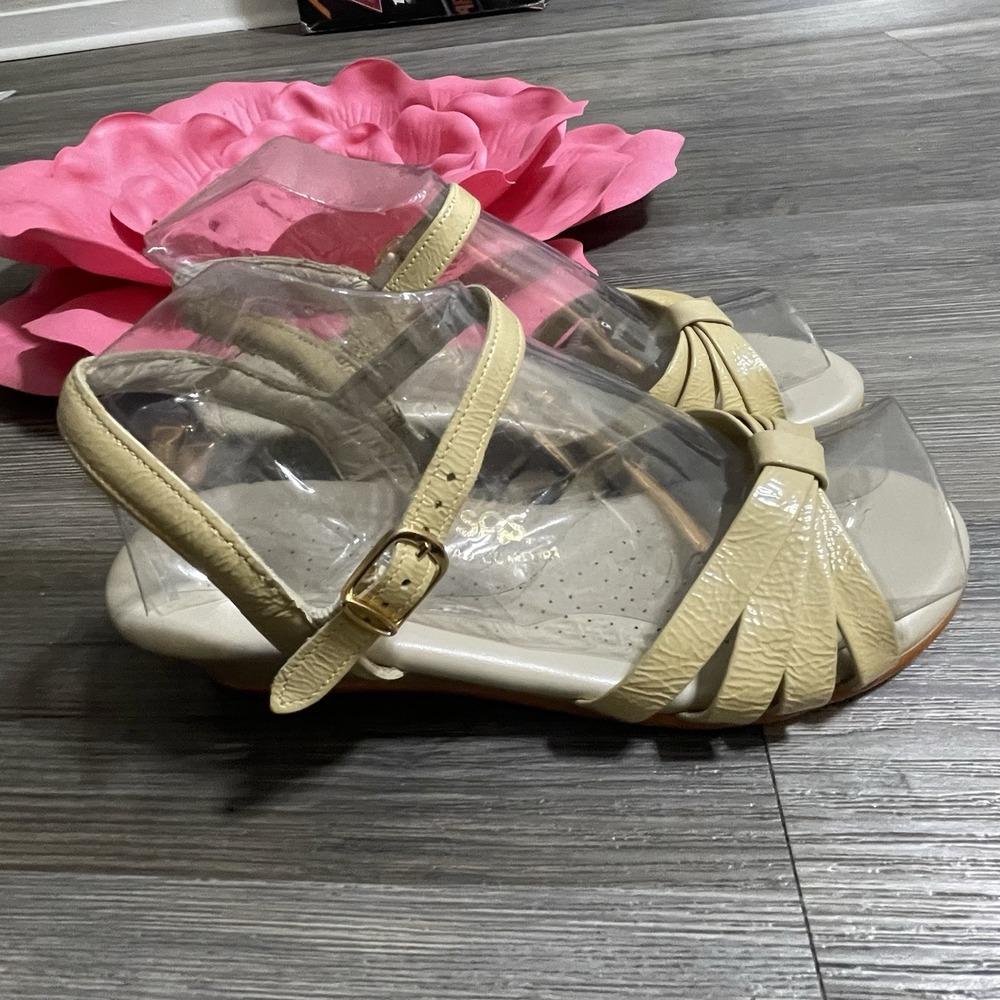 SAS Women's Sz 7W Strippy-P Wedge Strappy Sandal Bone/Cream Patent Leather